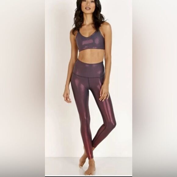 Beyond Yoga High waisted Midi Legging, Navy/Red Metallic, Size M - Picture 4 of 11